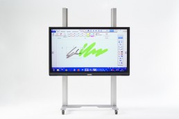 e-screen-auf-pylonen-prom-fahr-farbe